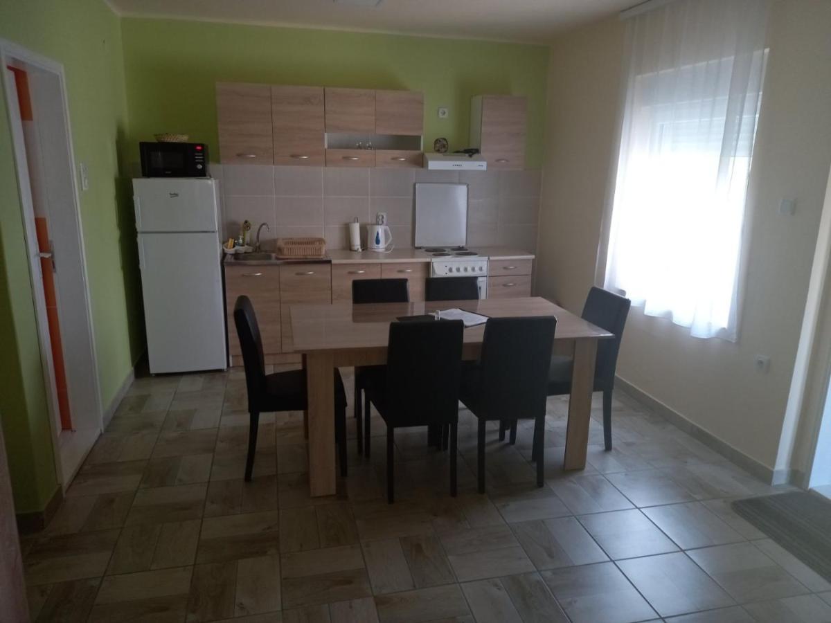 Апартаменты Apartman Fiva Pacir Экстерьер фото